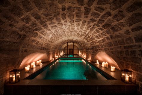 Cave Spa & Massage .
